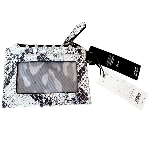 Aimee Kestenberg Handbags - Aimee Kestenberg Zip It Up Vanilla Snakeskin Print Leather Card Case NWT